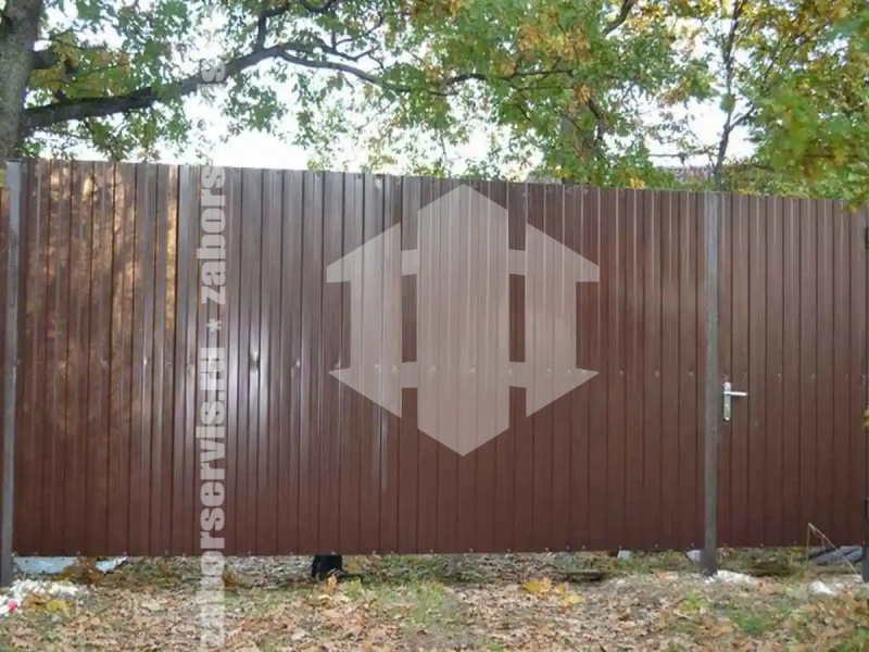 Забор из профнастила 83 метра коричневый