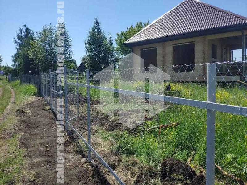 Забор из сетки рабицы на профильном каркасе 63 метра