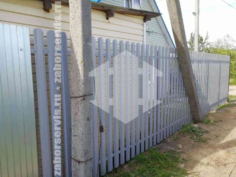 Забор из металлического штакетника оцинкованный 74 метра