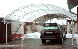 Навес для одного автомобиля пример 4