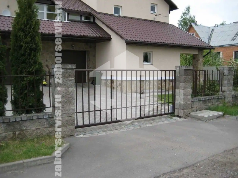 Сварной забор с откатными воротами 80 метров