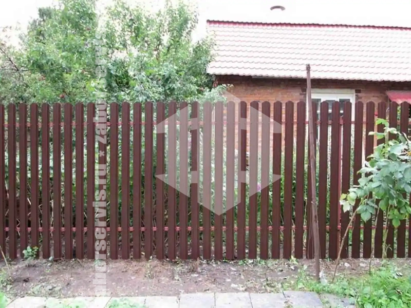 Забор из металлического штакетника 97 метров