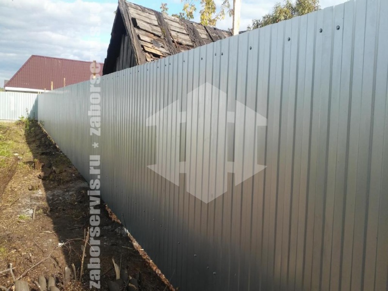 Забор из профнастила с утрамбовкой щебнем 117 метров