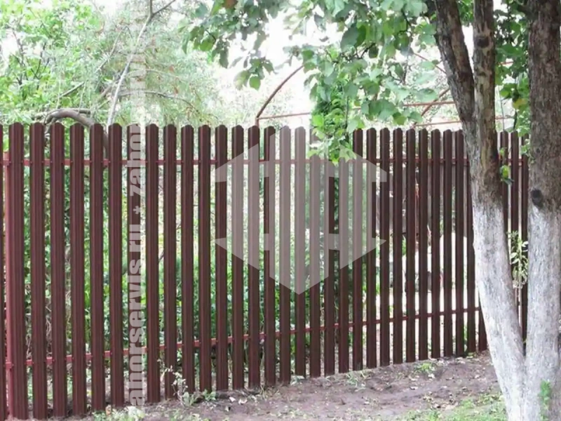 Забор из металлического штакетника 97 метров