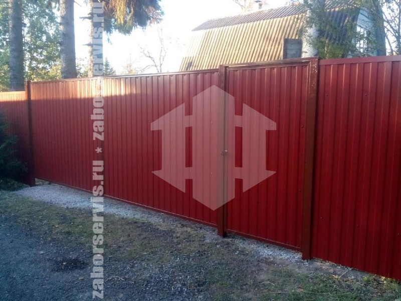 Забор из профнастила с утрамбовкой щебнем 56 метров