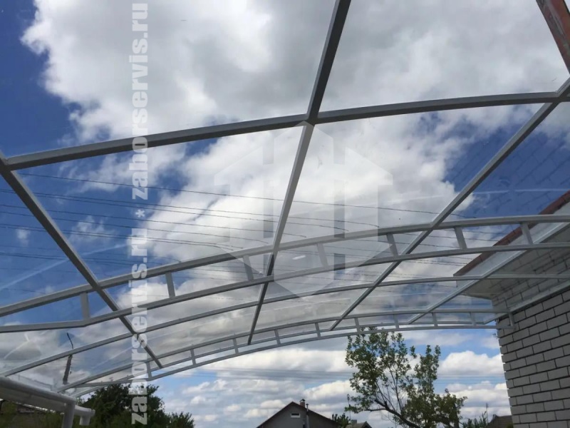 Навес из монолитного поликарбоната пример 5